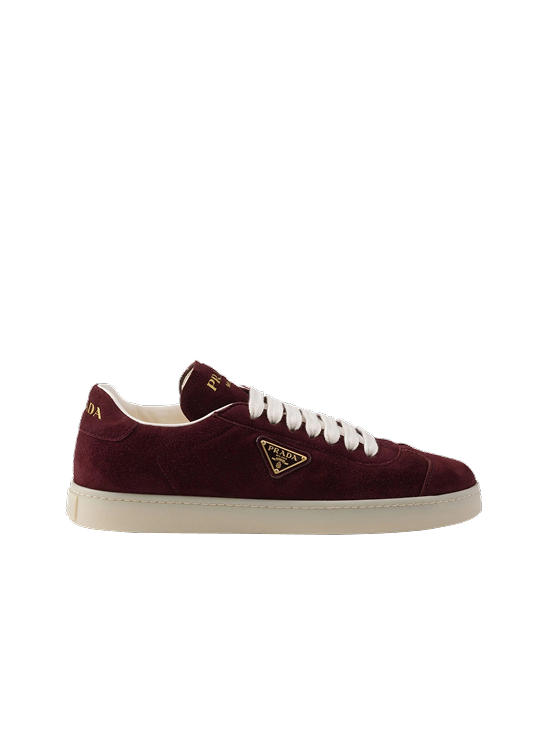 Замшевые кроссовки